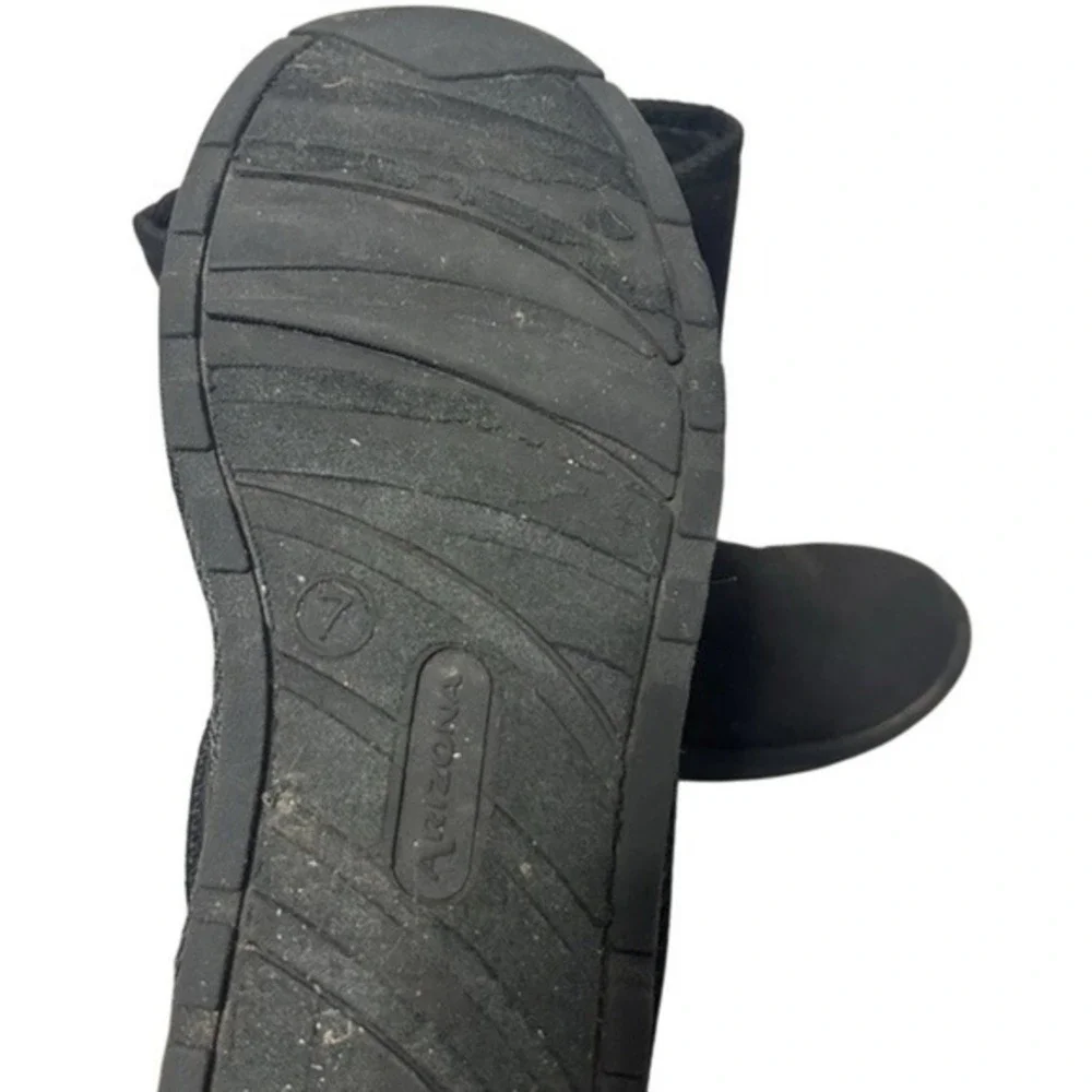 Arizona Women Black‎ Boots Size 7 Medium Winter Season Minimalistic Neutral Cozy
